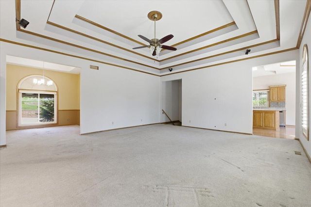 19241 HAWTHORNE Avenue, Council Bluffs, IA 51503