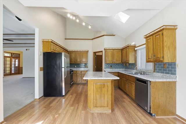 19241 HAWTHORNE Avenue, Council Bluffs, IA 51503
