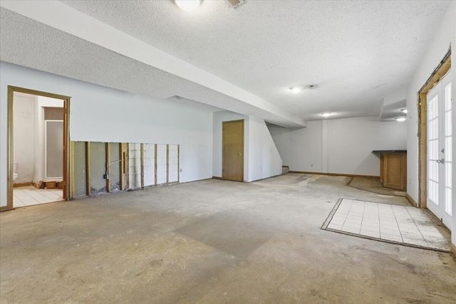 19241 HAWTHORNE Avenue, Council Bluffs, IA 51503