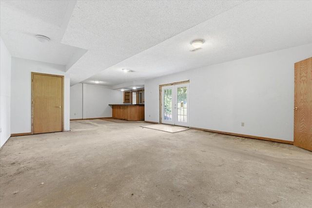 19241 HAWTHORNE Avenue, Council Bluffs, IA 51503