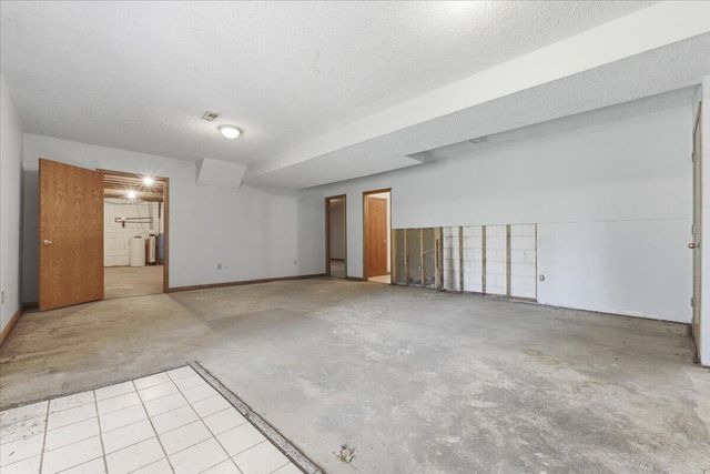 19241 HAWTHORNE Avenue, Council Bluffs, IA 51503