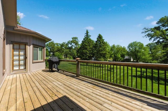 19241 HAWTHORNE Avenue, Council Bluffs, IA 51503