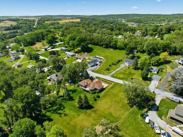 19241 HAWTHORNE Avenue, Council Bluffs, IA 51503