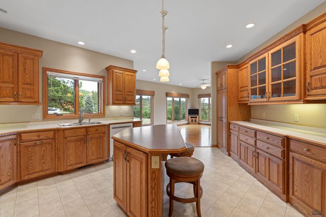 13866 BATTLE CREEK RD, Hermosa, SD 57744