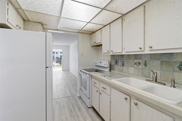 2060 MARILYN STREET 127, Clearwater, FL 33765