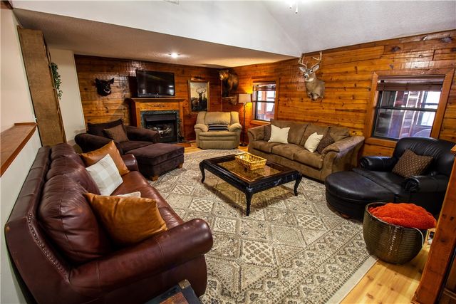 17295 Olive Road, Fayetteville, AR 72701