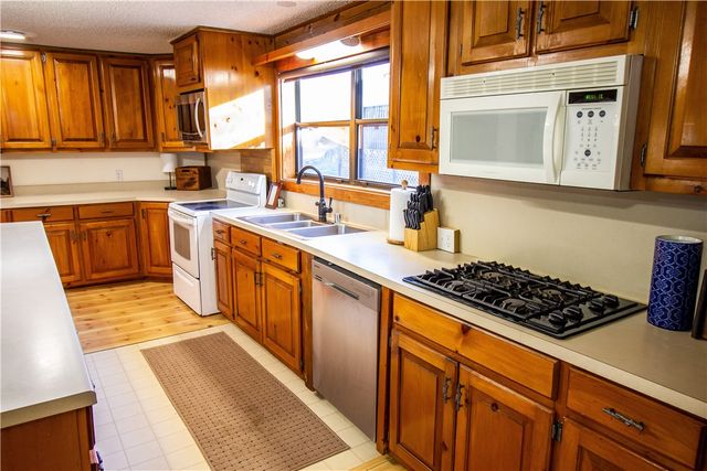 17295 Olive Road, Fayetteville, AR 72701