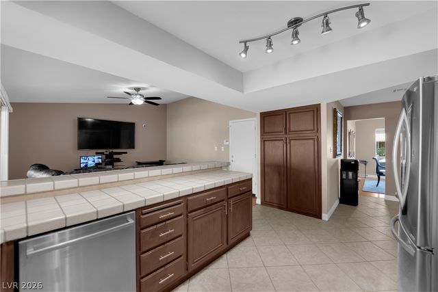 8604 Abanico Court, Las Vegas, NV 89117