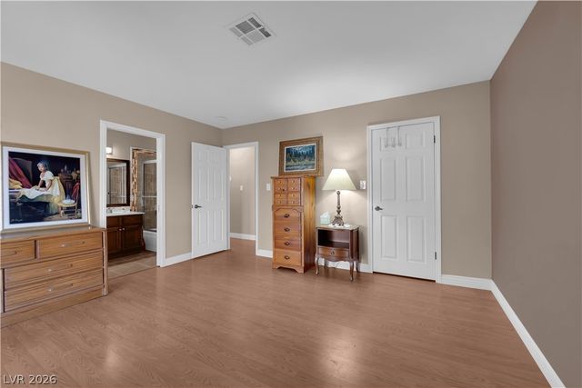 8604 Abanico Court, Las Vegas, NV 89117