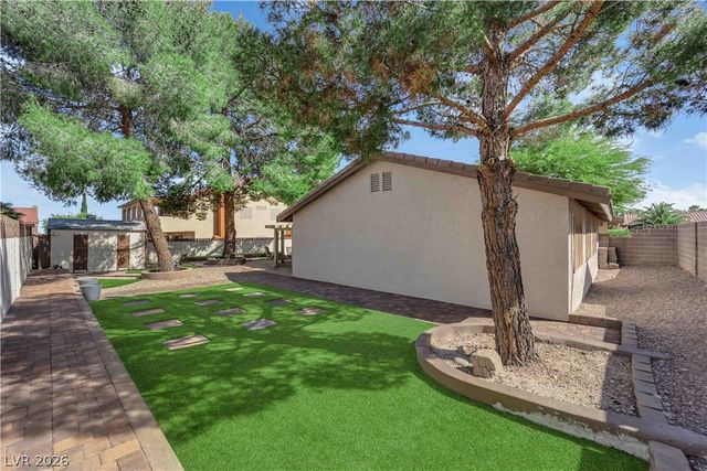 8604 Abanico Court, Las Vegas, NV 89117