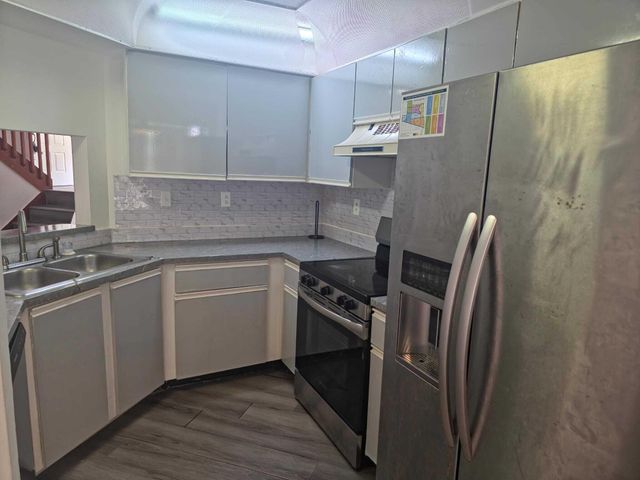 8953 W Sunrise Boulevard 8953, Plantation, FL 33322