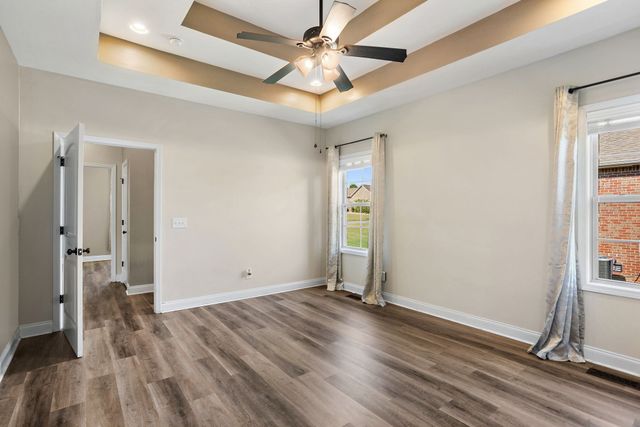2257 London Ln, Greenbrier, TN 37073