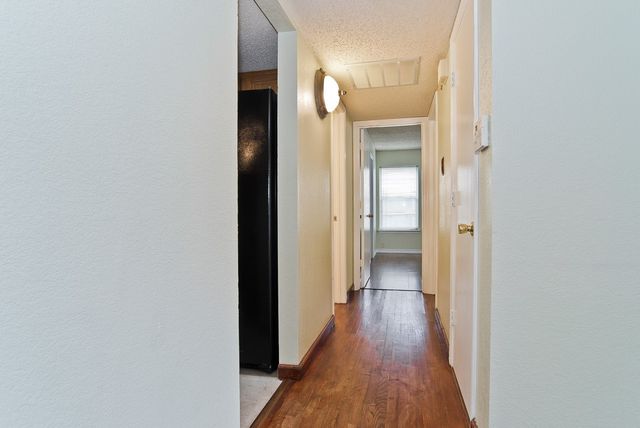 6014 Parkmeadow Drive, Arlington, TX 76018