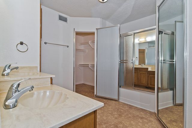 6014 Parkmeadow Drive, Arlington, TX 76018