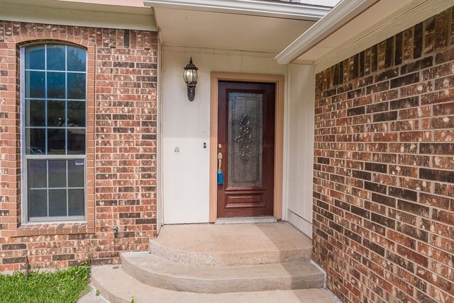 6014 Parkmeadow Drive, Arlington, TX 76018