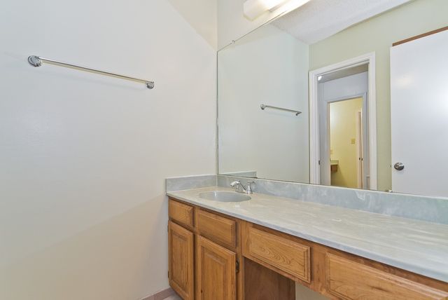 6014 Parkmeadow Drive, Arlington, TX 76018