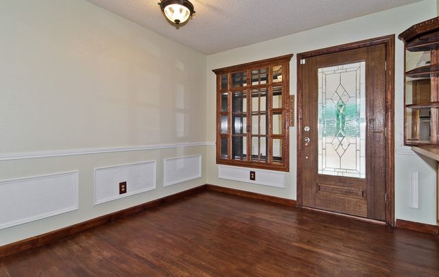 6014 Parkmeadow Drive, Arlington, TX 76018