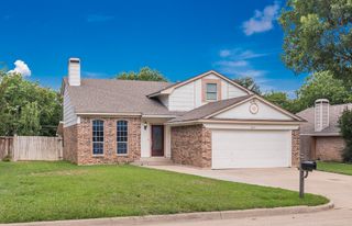 6014 Parkmeadow Drive, Arlington, TX 76018