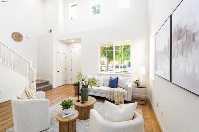 2324 Fortuna Ln, Tracy, CA 95377