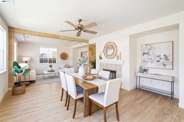 2324 Fortuna Ln, Tracy, CA 95377