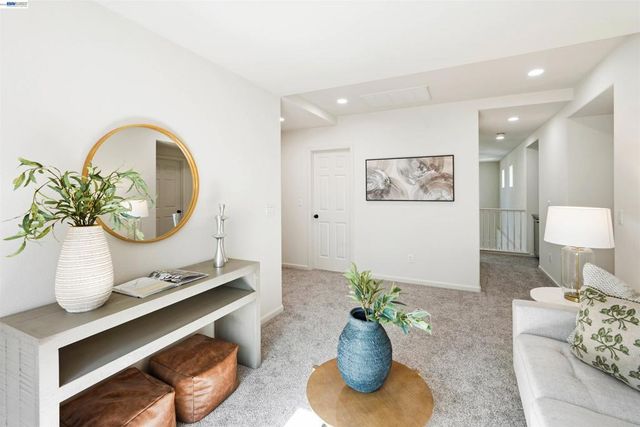 2324 Fortuna Ln, Tracy, CA 95377