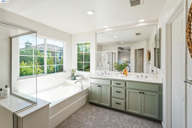 2324 Fortuna Ln, Tracy, CA 95377