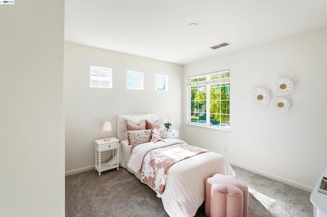 2324 Fortuna Ln, Tracy, CA 95377