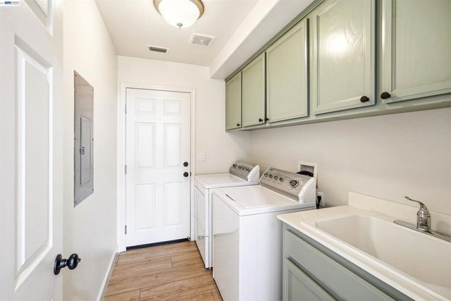 2324 Fortuna Ln, Tracy, CA 95377