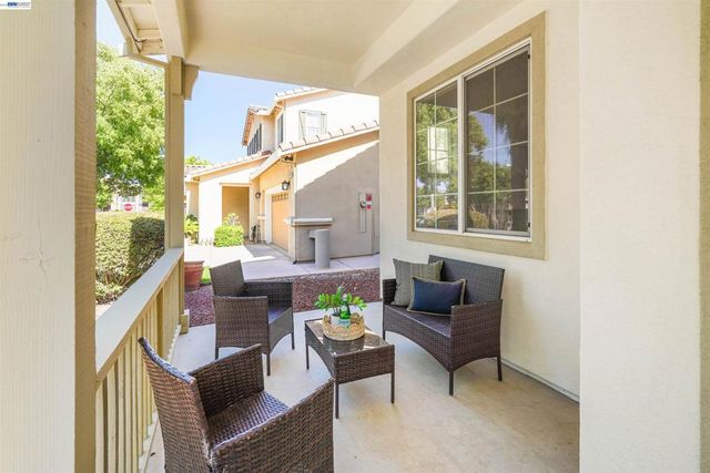 2324 Fortuna Ln, Tracy, CA 95377