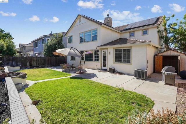 2324 Fortuna Ln, Tracy, CA 95377