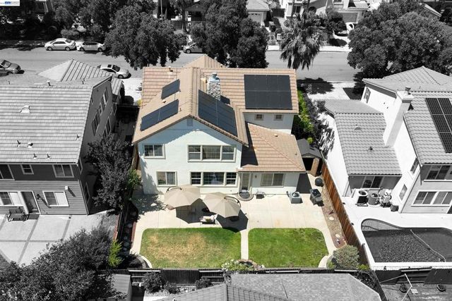 2324 Fortuna Ln, Tracy, CA 95377