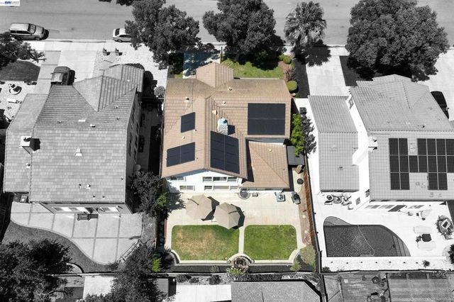 2324 Fortuna Ln, Tracy, CA 95377