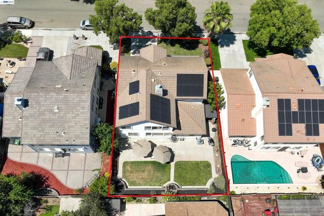 2324 Fortuna Ln, Tracy, CA 95377