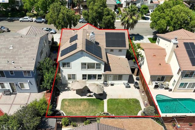 2324 Fortuna Ln, Tracy, CA 95377