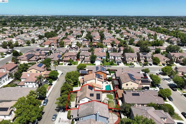 2324 Fortuna Ln, Tracy, CA 95377