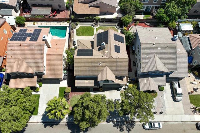 2324 Fortuna Ln, Tracy, CA 95377