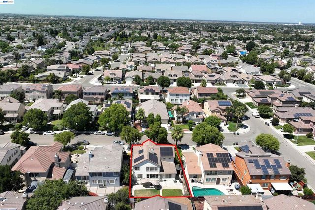 2324 Fortuna Ln, Tracy, CA 95377