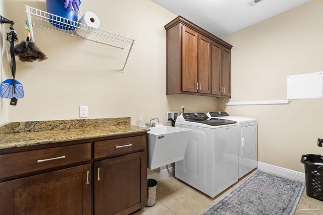 8508 Salt Grass Dr W, Pensacola, FL 32526