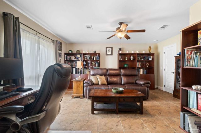 8508 Salt Grass Dr W, Pensacola, FL 32526