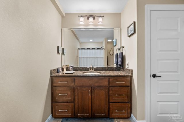 8508 Salt Grass Dr W, Pensacola, FL 32526