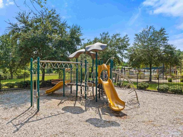 8508 Salt Grass Dr W, Pensacola, FL 32526