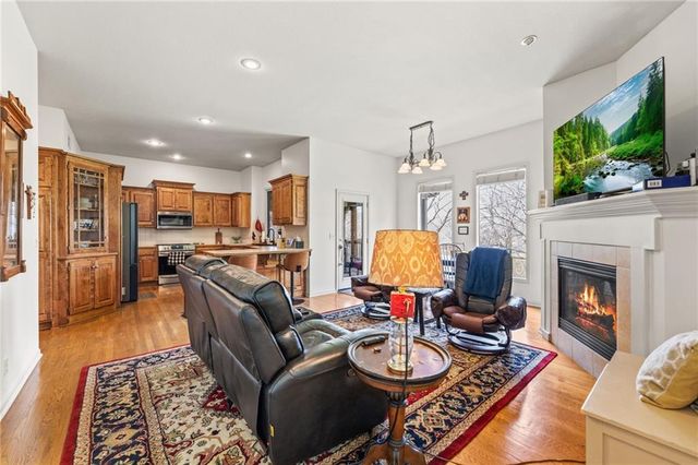 10400 River Hills Drive, Parkville, MO 64152