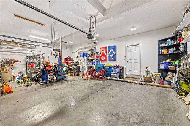 10400 River Hills Drive, Parkville, MO 64152