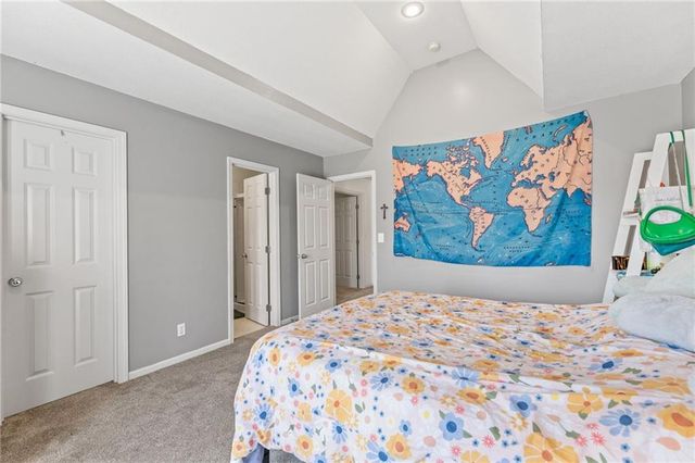 10400 River Hills Drive, Parkville, MO 64152