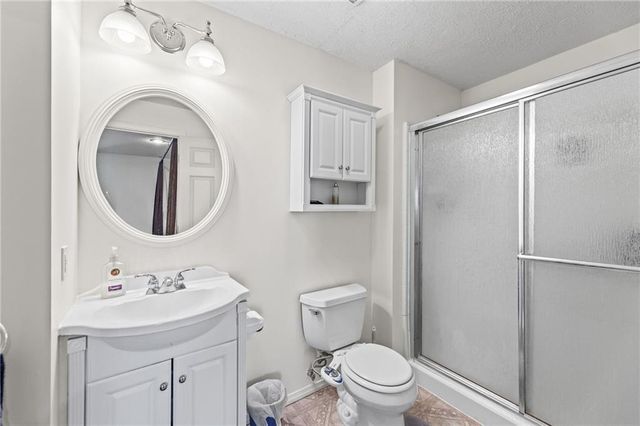 10400 River Hills Drive, Parkville, MO 64152