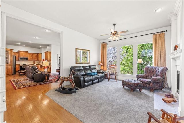 10400 River Hills Drive, Parkville, MO 64152