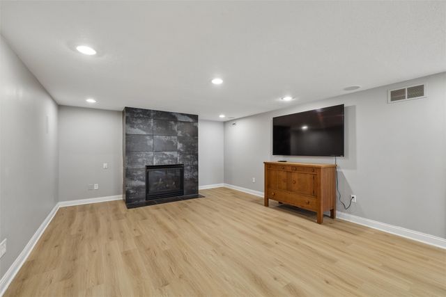 5749 Wentworth None, Johnston, IA 50131