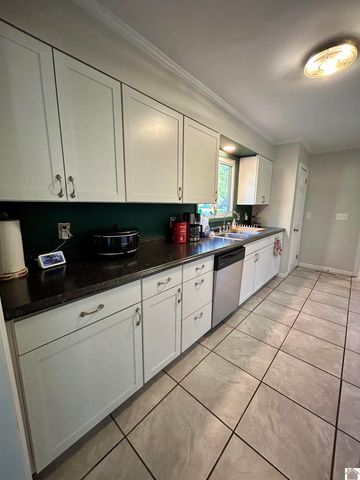 359 Rhea Lee Drive, Paducah, KY 42001