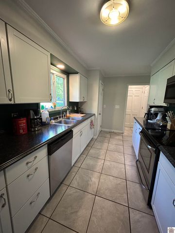 359 Rhea Lee Drive, Paducah, KY 42001