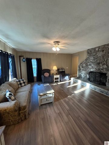 359 Rhea Lee Drive, Paducah, KY 42001